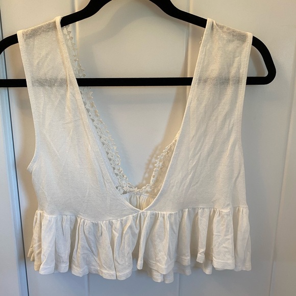 UO White Lace Tank - Picture 3 of 4